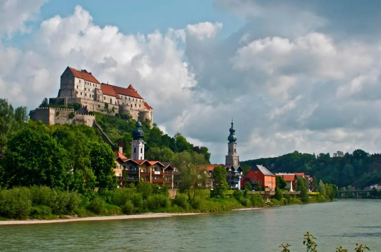 Otel Gartenhotel Salzach Burghausen
